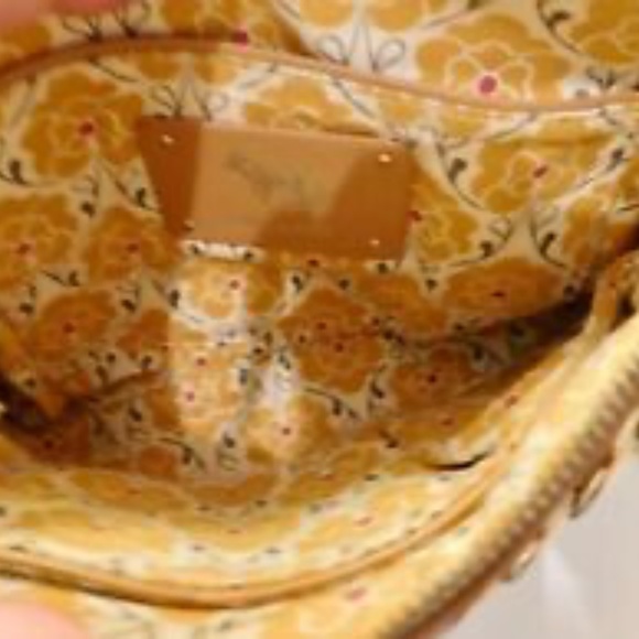 Great Emma FOX leather Crossbody Bag, Beige & cream Shoulder Bag EUC - Picture 7 of 7